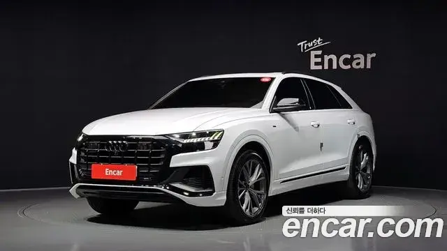 Audi Q7 2022 — Фото 1/20
