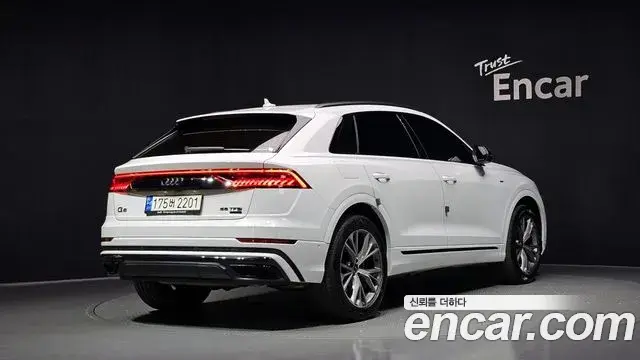 Audi Q7 2022 — Фото 2/20