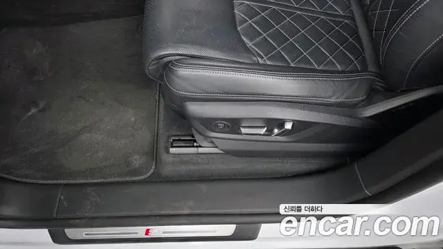 Audi Q8 2022 — Photo 20/33