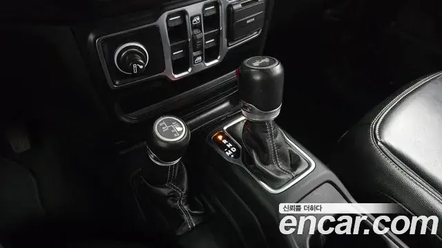 Jeep Wrangler 2021 — Photo 5/30