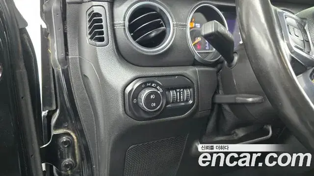 Jeep Wrangler 2021 — Photo 1/30