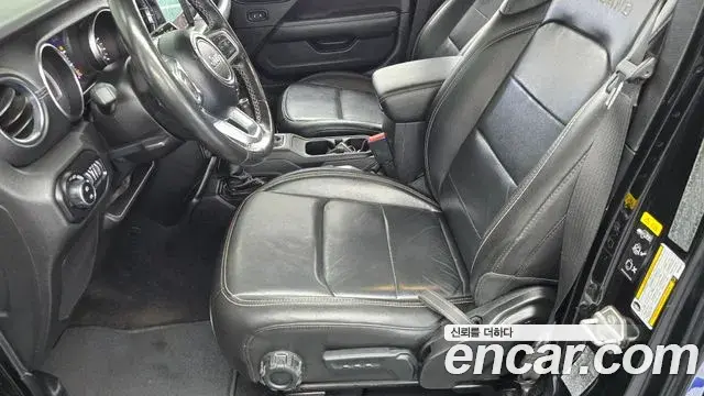Jeep Wrangler 2021 — Photo 12/30