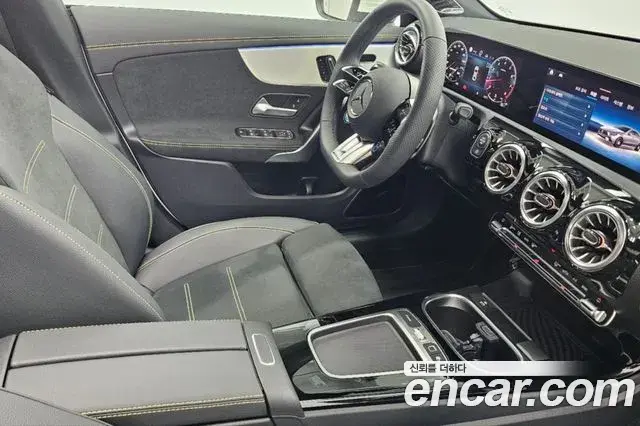 Mercedes-Benz CLA-Class 2025 — Фото 14/20