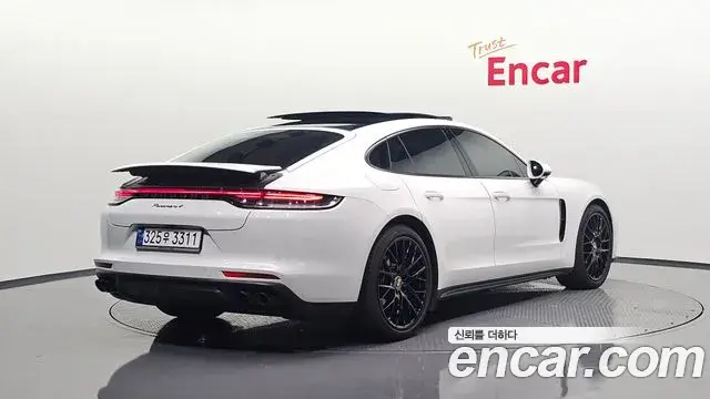 Porsche Panamera 2021 — Фото 2/20