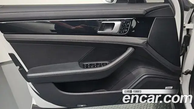 Porsche Panamera 2021 — ფოტო 10/34