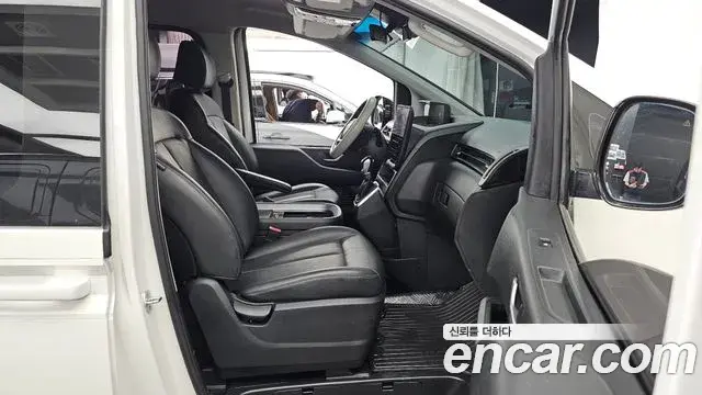 Hyundai Staria 2023 — Photo 11/20