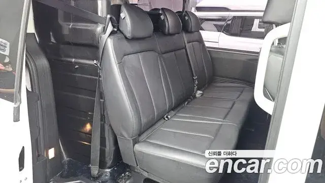 Hyundai Staria 2023 — Photo 12/20