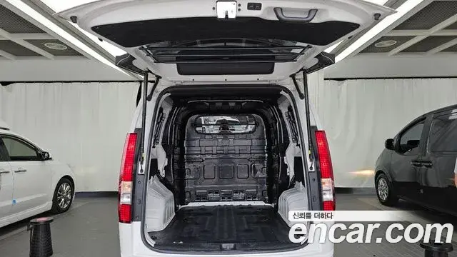 Hyundai Staria 2023 — Photo 20/20