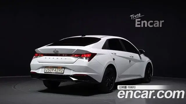 Hyundai Avante 2022 — Photo 2/20