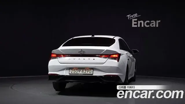 Hyundai Avante 2022 — Photo 4/20