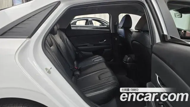 Hyundai Avante 2022 — Photo 12/20