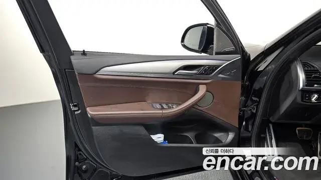 BMW X3 2021 — Photo 31/33