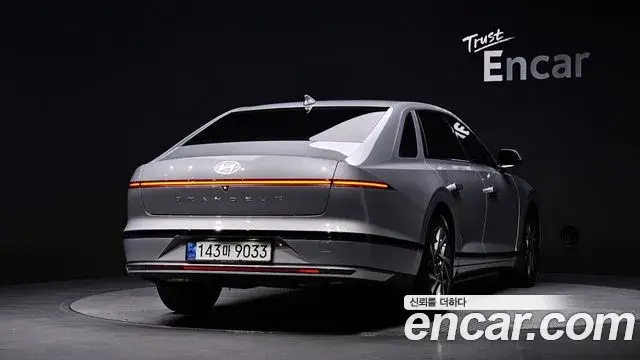 Hyundai Grandeur Hybrid 2023 — ფოტო 22/31