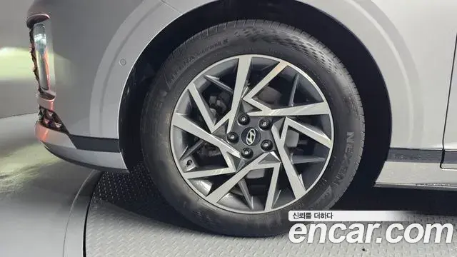 Hyundai Grandeur Hybrid 2023 — ფოტო 10/31