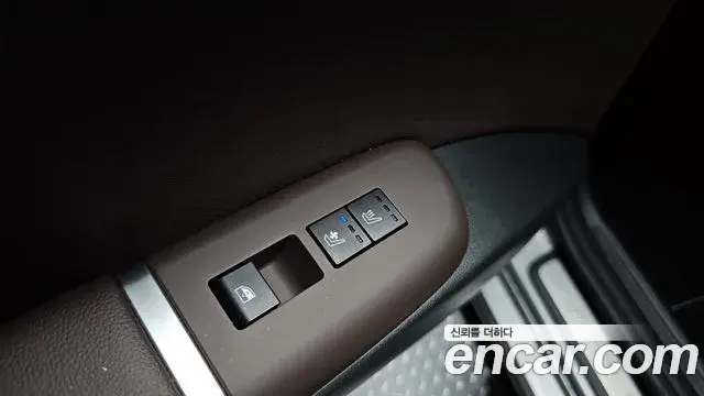Hyundai Grandeur Hybrid 2023 — ფოტო 19/31