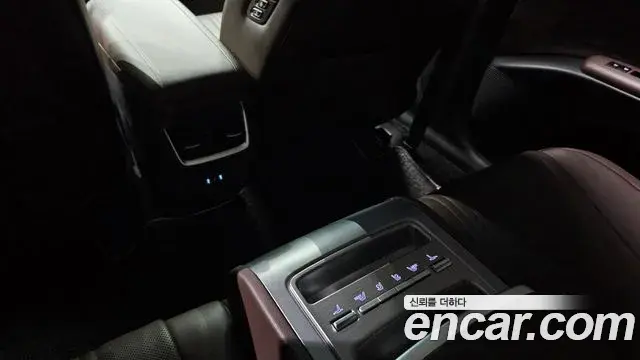 Hyundai Grandeur Hybrid 2023 — ფოტო 27/31