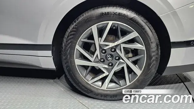 Hyundai Grandeur Hybrid 2023 — ფოტო 20/31
