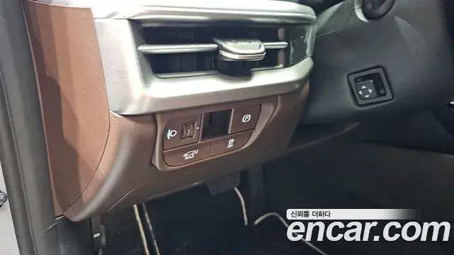 Hyundai Grandeur Hybrid 2023 — ფოტო 16/31