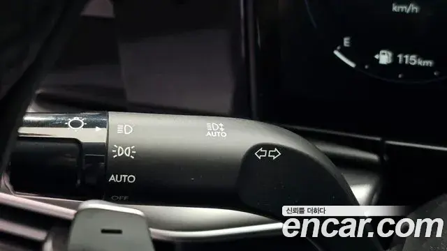 Hyundai Grandeur Hybrid 2023 — ფოტო 13/31