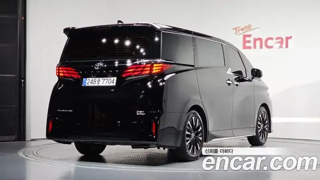 Toyota Alphard 2024 — ფოტო 38/38
