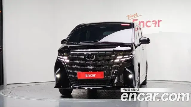 Toyota Alphard 2024 — ფოტო 1/38
