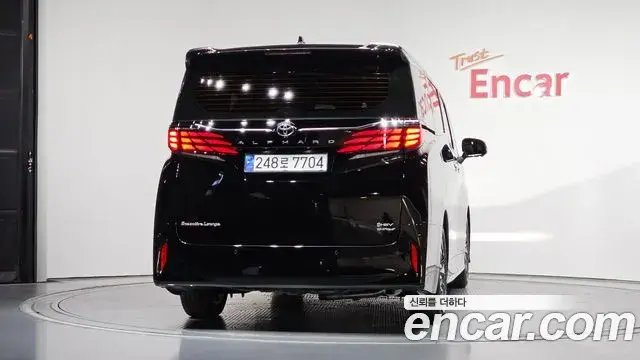 Toyota Alphard 2024 — ფოტო 28/38