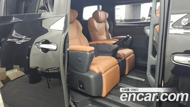 Toyota Alphard 2024 — ფოტო 8/38