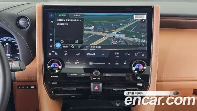 Toyota Alphard 2024 — ფოტო 13/38
