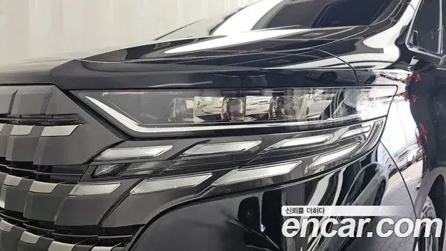 Toyota Alphard 2024 — ფოტო 14/38