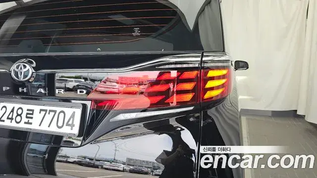 Toyota Alphard 2024 — ფოტო 34/38