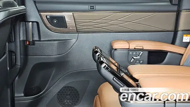 Toyota Alphard 2024 — ფოტო 23/38