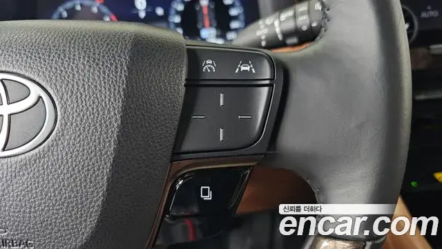 Toyota Alphard 2024 — ფოტო 19/38