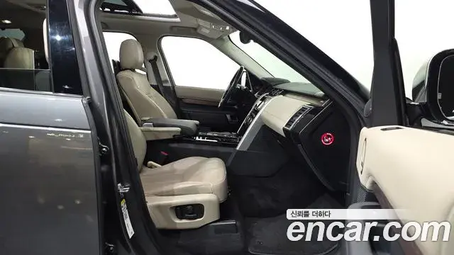 Land Rover Discovery 5 2019 — Фото 11/20