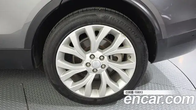 Land Rover Discovery 5 2019 — Şəkil 34/36