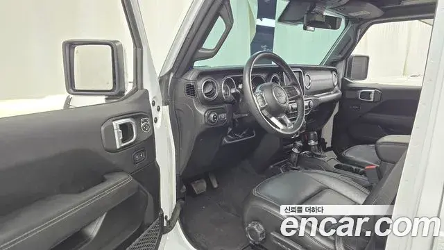 Jeep Wrangler 2023 — Фото 10/20