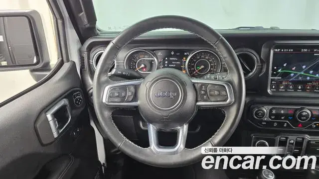 Jeep Wrangler 2023 — Фото 12/20
