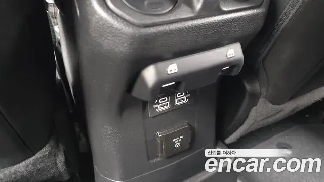 Jeep Wrangler 2023 — ფოტო 2/31