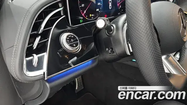Mercedes-Benz E-Class 2024 — Photo 9/35