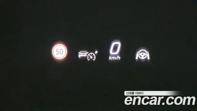 Mercedes-Benz E-Class 2024 — Photo 12/35