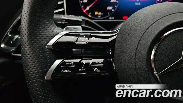 Mercedes-Benz E-Class 2024 — Photo 5/35