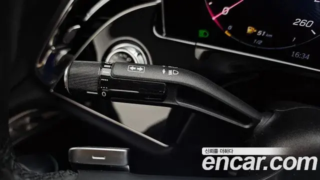 Mercedes-Benz E-Class 2024 — Photo 22/35