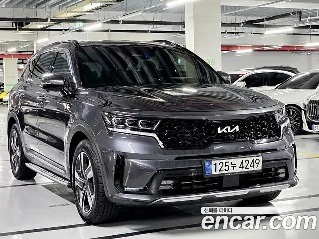 Kia Sorento 2023 — Photo 8/20