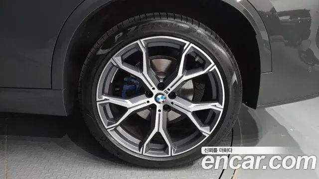 BMW X5 2025 — Photo 18/36