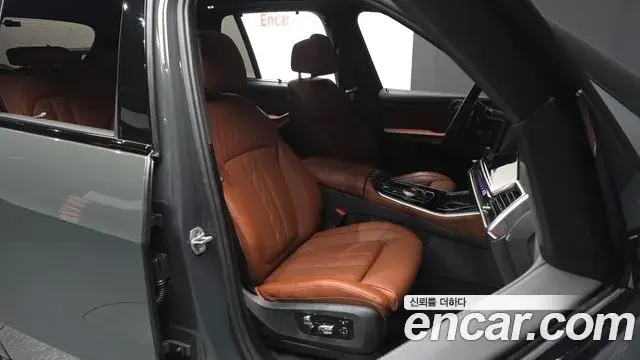 BMW X5 2025 — Photo 19/36