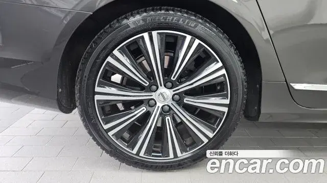 Volvo S90 2021 — ფოტო 15/31