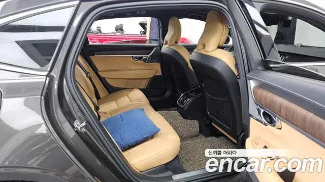 Volvo S90 2021 — ფოტო 7/31