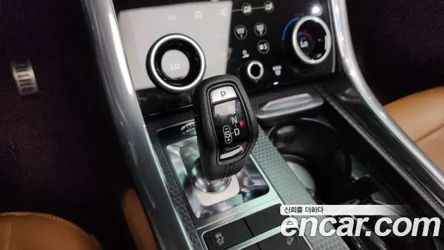 Land Rover Range Rover Sport 2020 — Photo 24/38