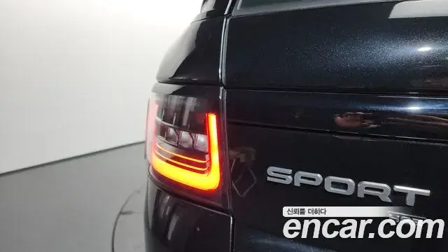 Land Rover Range Rover Sport 2020 — Photo 29/38