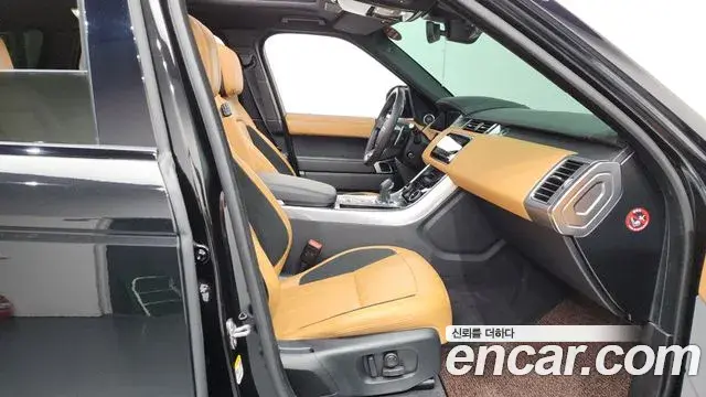 Land Rover Range Rover Sport 2020 — Photo 21/38