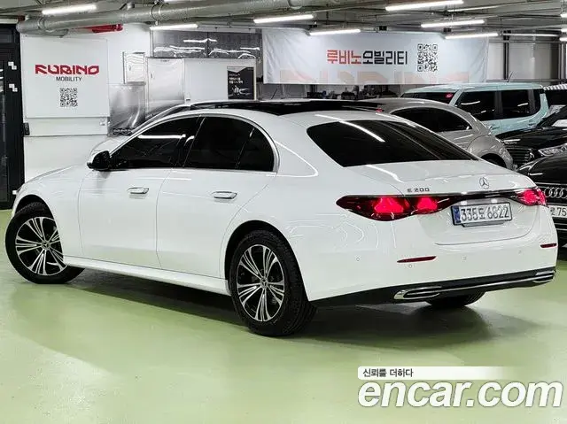 Mercedes-Benz E-Class 2025 — Фото 2/20